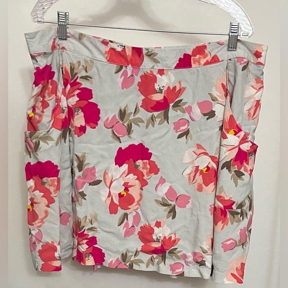 Old Navy Dresses & Skirts - Old Navy Floral Skirt - Size XL NWOT